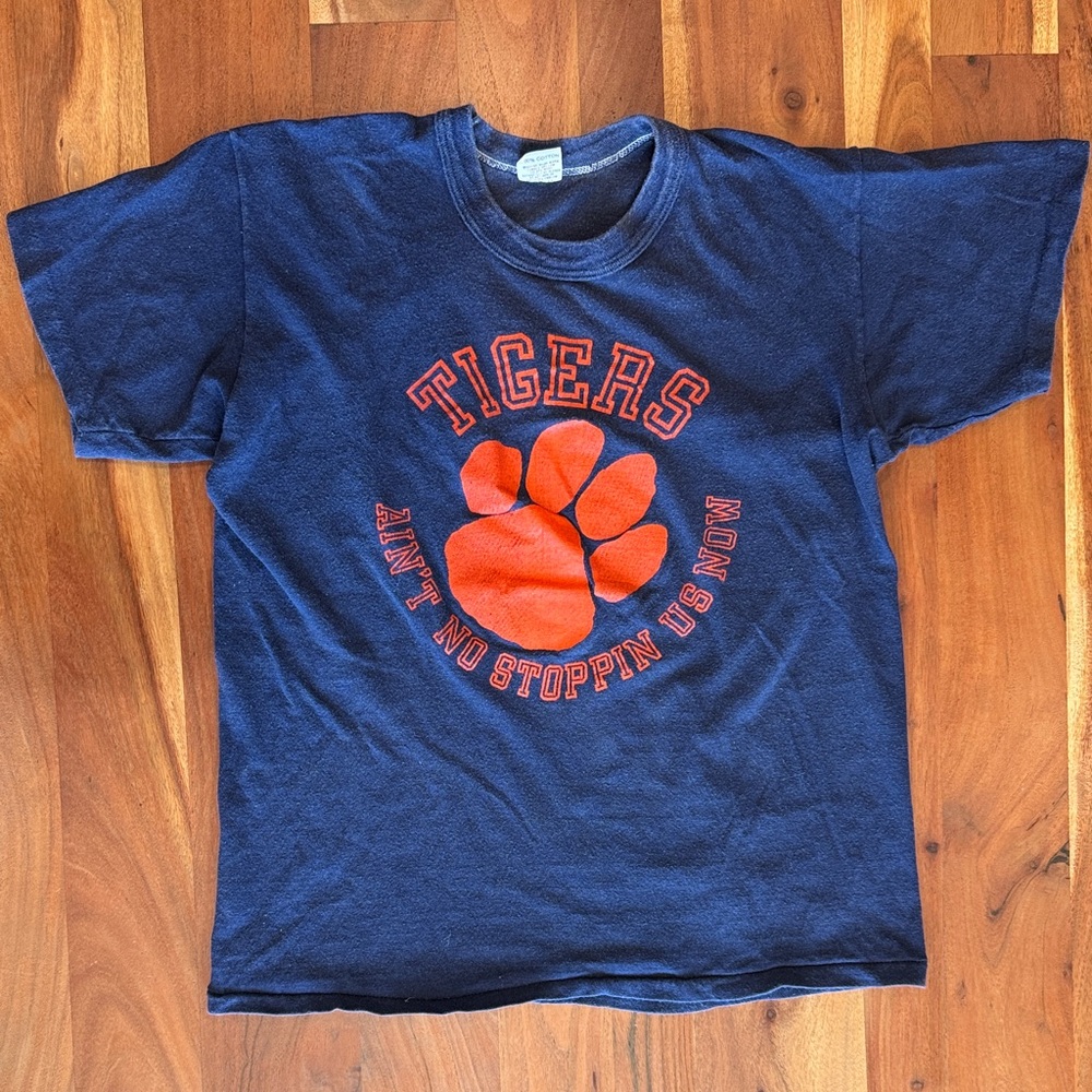 Vintage Russell Athletic‎ Navy and Red Tigers Kids T-Shirt